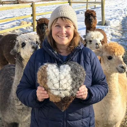 Heart Nest™ – Mykt fuglehjerte til hagen